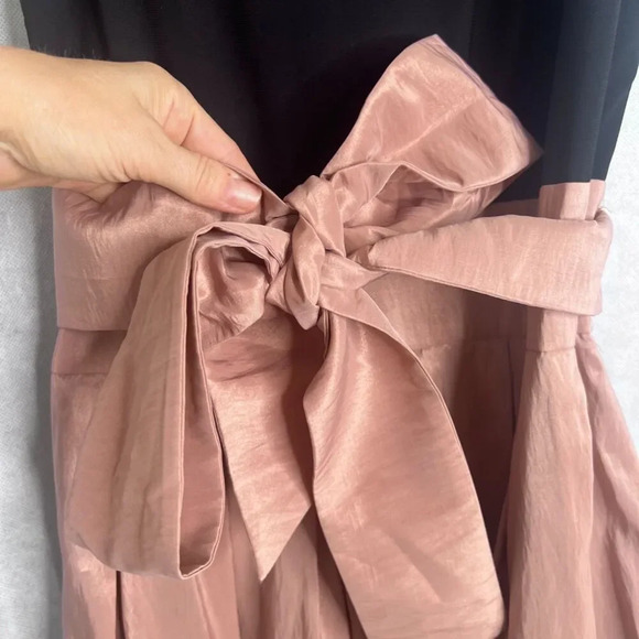 SLNY Black & Pink Sequin Floral Formal Dress Deep V Back Fit & Flare Size 14 - Picture 6 of 13